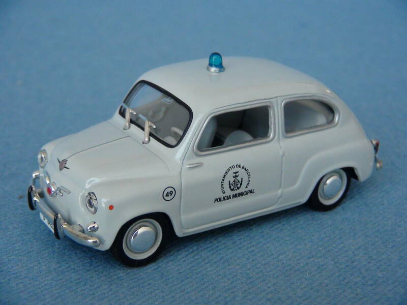 【希少】ソリド1/43限定品1968年型SEATセアト600D・POLICIAスペイン・バルセロナ自治体警察ポリスカー灰色・美品/フィアット・ライセンス