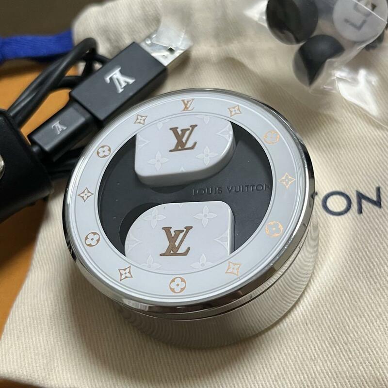 ［美品］ルイヴィトン　LV LOUIS VUITTON ホライゾン　QAB020　ワイヤレスイヤホン　Bluetooth ホワイト　モノグラム