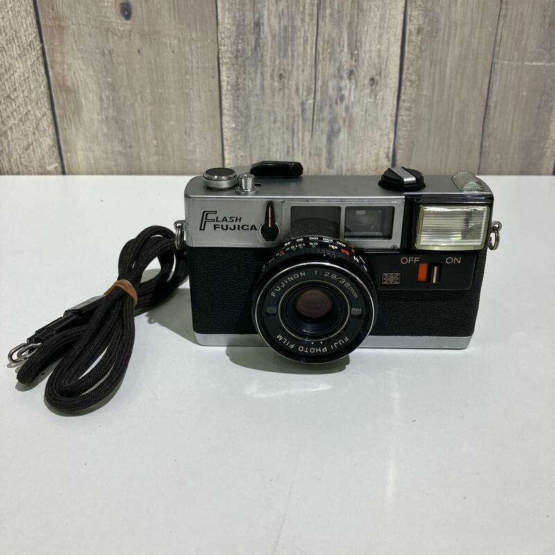 FLASH FUJICA コンパクトフィルムカメラ 通便確認 フラッシュ、シャッター稼働、(バッテリーチェック不良)