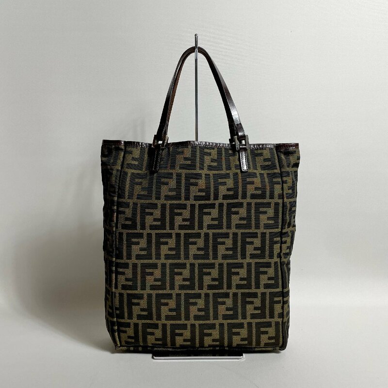 2404-152-1｜美品｜FENDI フェンディ ズッカ トートバッグ ジャガード レザー ダークブラウン