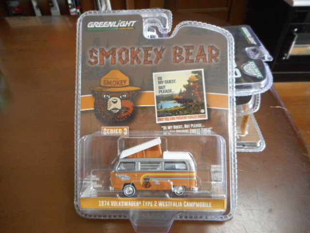 ★★1/64 グリーンライト VW タイプ2 ウェストファーレン 1974 スモーキーベア Greenlight VW Type 2 キャンパー Smokey Bear★★