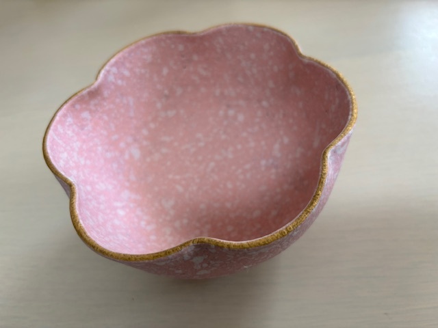花形　皿　ボウル　ピンク　約13ｃｍ　椀　小鉢　陶器