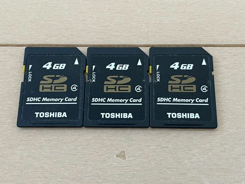 TOSHIBA ＳＤＨＣメモリーカード ４GB 3枚 中古