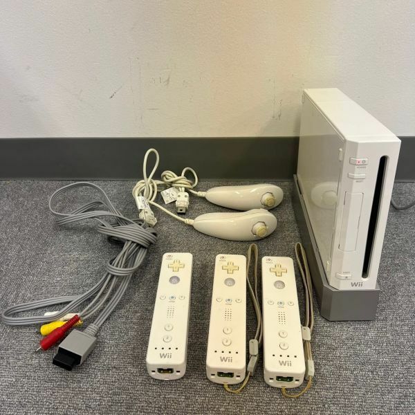E612-CH10-138 Nintendo ニンテンドー Wii 本体 RVL-001(JPN) ホワイト コントローラー3つ付 アダプタ付 ヌンチャク2つ付 ※通電確認済み