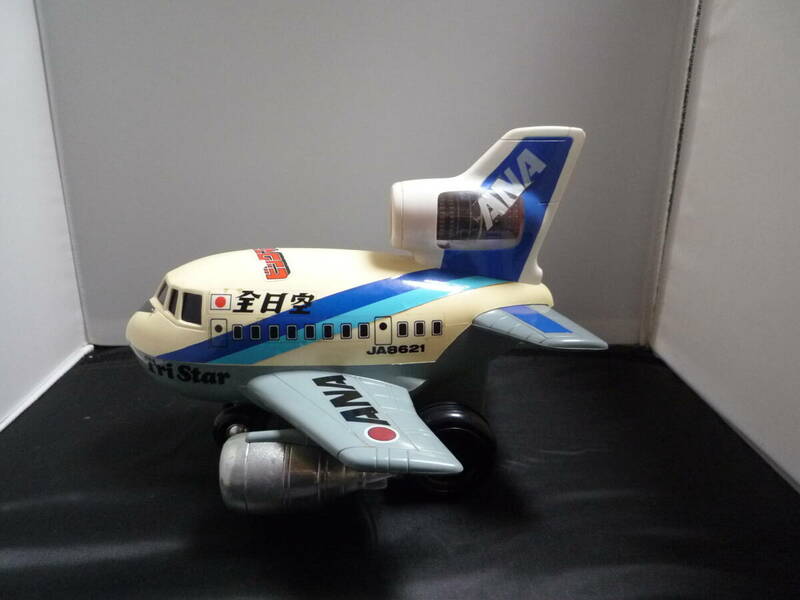 昭和レトロ　古いおもちゃ　ANA全日空ジェット旅客機　JA8621　１台（中古品）