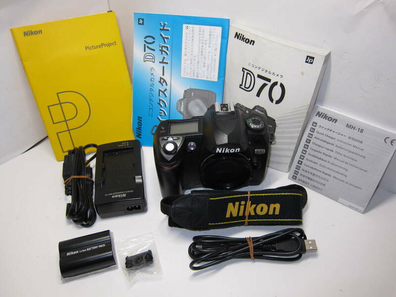 Nikon D70 ボディー (ショット数 2744回 )■良品■ 10694 