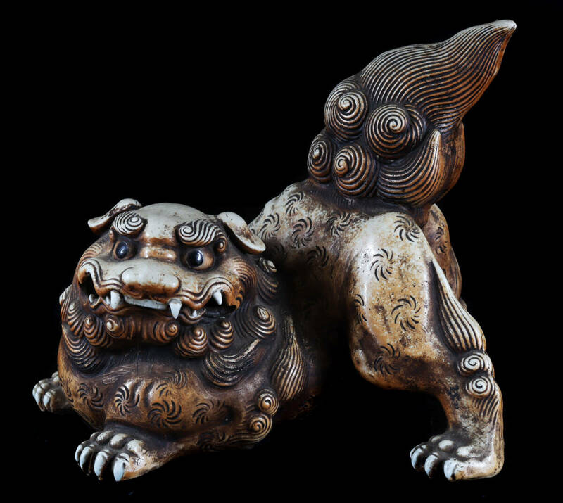 希少 古平戸 細密彫刻 獅子置物 横30cm 江戸時代 古美術品（旧家蔵出）D646