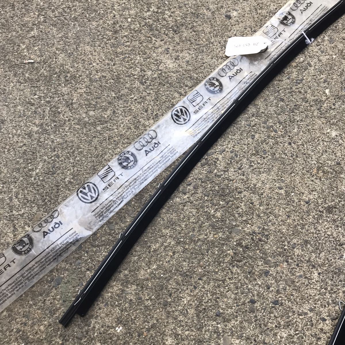 空冷ワーゲンレイトバス　VW純正インナースクレイパー右側用？