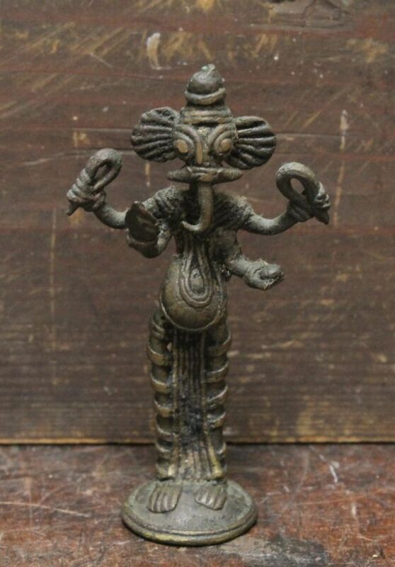 古そうな銅製のとても変わったチベット仏 置物 n653