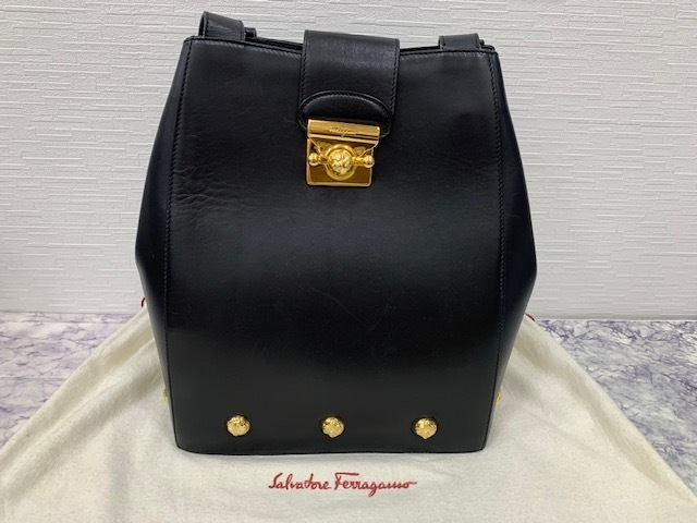 ☆格安セール☆　Salvatore Ferragamo フェラガモ 　パンプス　柄金具　レザー　ショルダーバッグ　ブラック ◆24594