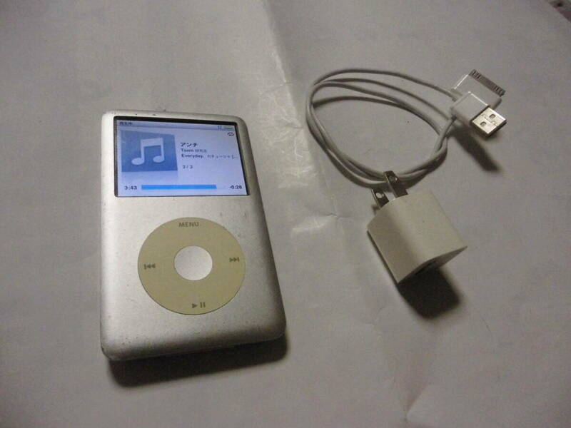 iPod Classic 120GB 　A1238　シルバー　純正充電器、USBケーブル付属　動作品