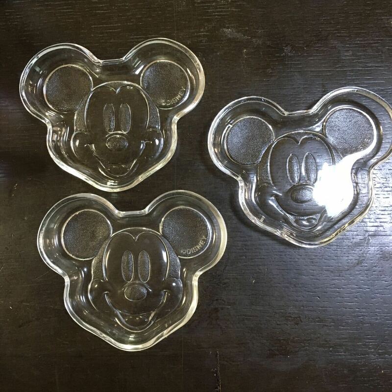 ミッキーマウス 皿 ３枚セット　ディズニー