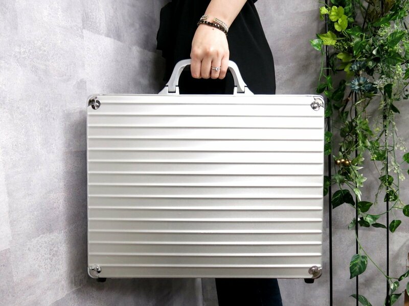 ●超美品●RIMOWA リモワ●ダイヤル式●アルミ●アタッシュケース●シルバー●A4 収納●書類 かばん●ビジネス●Js46912