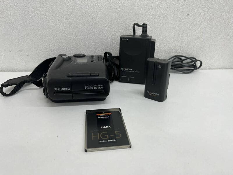 FUJIFILM 富士フィルムFUJIX デジタルカードカメラ DS-220 デジタルカメラ 充電器 バッテリ付き
