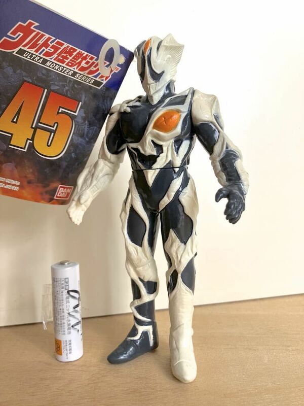 タグ付き　キリエロイド　45　旧　ウルトラ怪獣　タグ　バンダイ　ウルトラ怪獣シリーズ