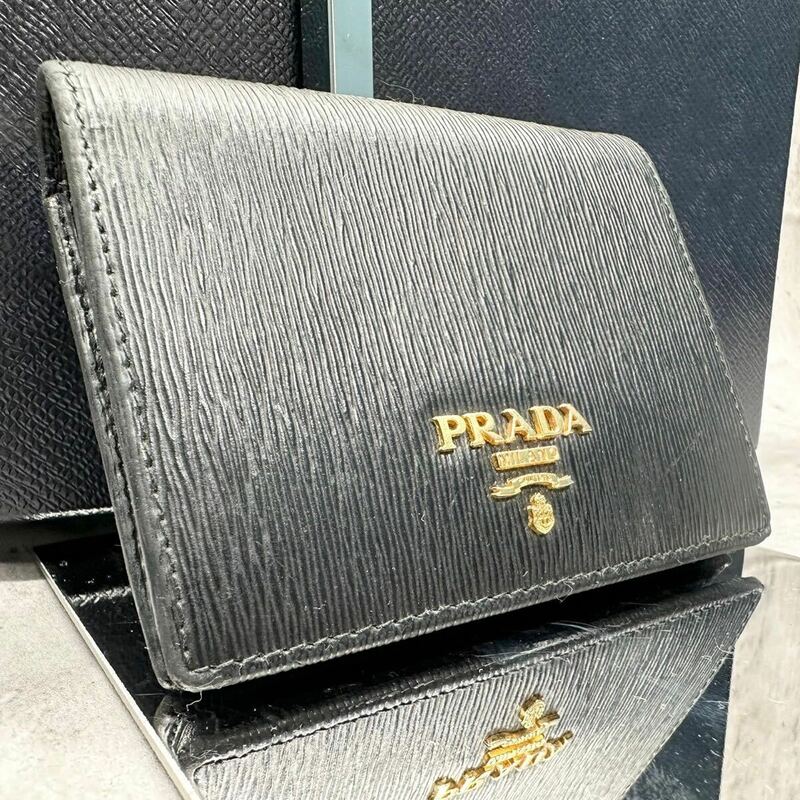 PRADA プラダ 二つ折り財布 ブラック ヴィッテロ ゴールドロゴ ユニセックス メンズ レディース コンパクトウォレット レザー
