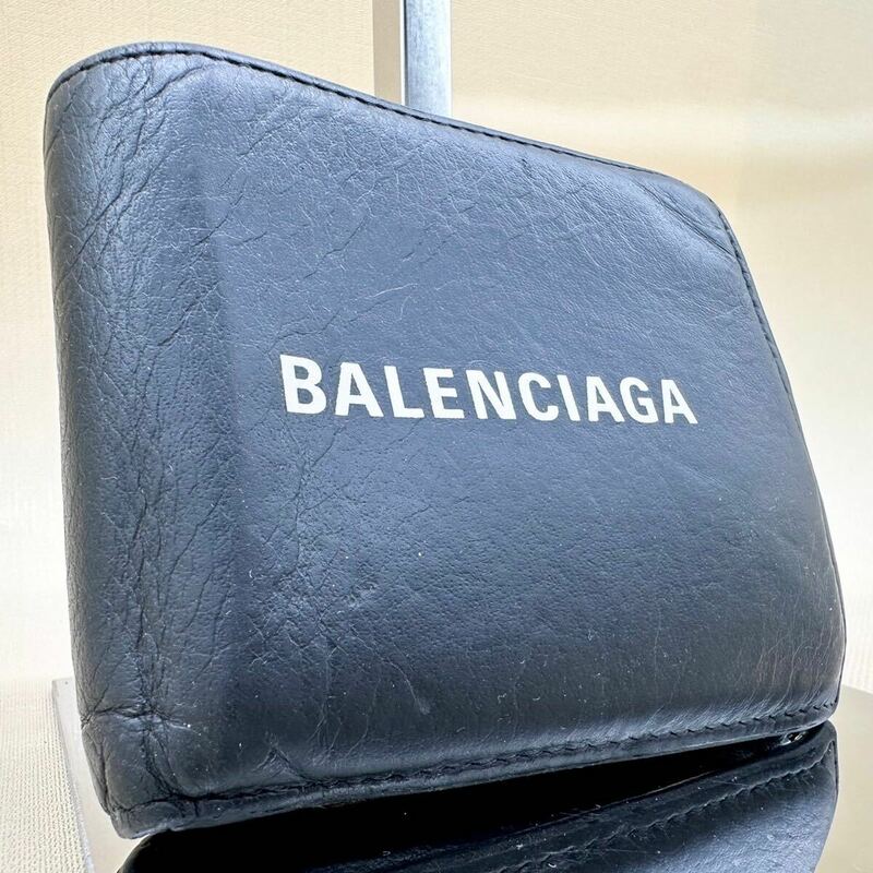 美品● BALENCIAGA バレンシアガ 二つ折り財布 ブラック カーフスキン ユニセックス メンズ レディース レザー コンパクトウォレット