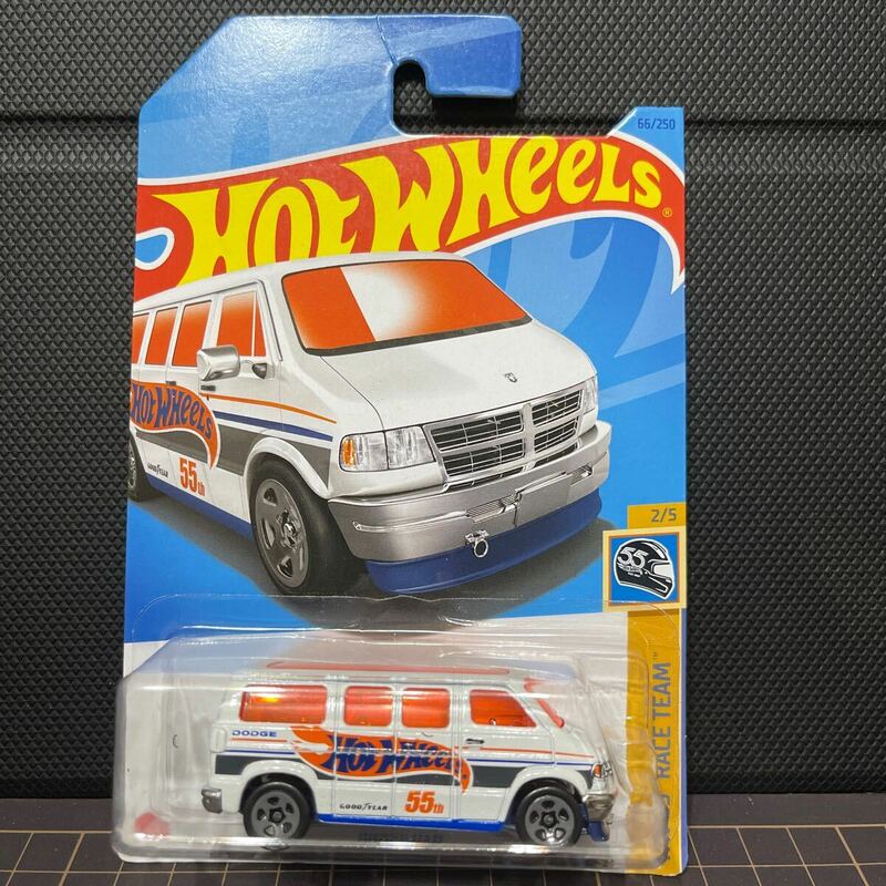 Dodge Van (WHT) ホットウィール Hot Wheels ダッジ バン