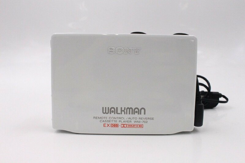 【行董】SONY ソニー CASSETTE WALKMAN カセットウォークマン model WM-702 ホワイト 現状品 専用ソフトカバー付き ※ゆうパ※ AF109ABY72