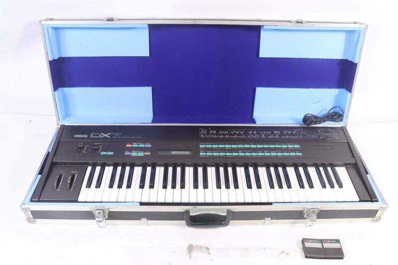 【ト足】 YAMAHA ヤマハ デジタルキーボード MODEL DX7 楽器 鍵盤楽器 音楽 ピアノ 電子ピアノ ハードケース付き CE762CTT10