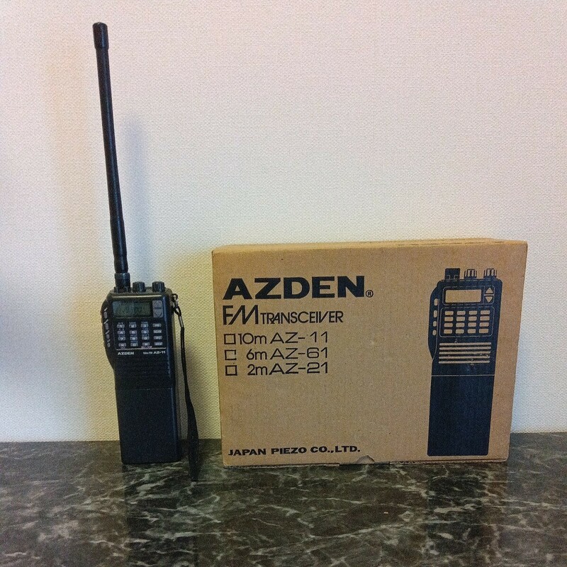 名機　AZ-11　AZDEN　送受信、充電可能です。