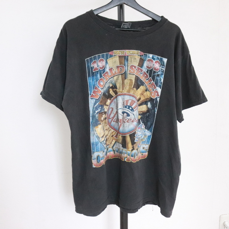 L581 90sビンテージ 半袖Tシャツ■1990年代製 約Lサイズくらい ブラック 黒 MLB ニューヨークヤンキース 古着 古着卸 オールド 激安 希少