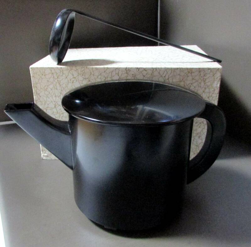 茶道具　木製漆器　黒塗り　水次 水注 湯斗 おたま付　約:(径15㎝ｘ蓋含H１4㎝）