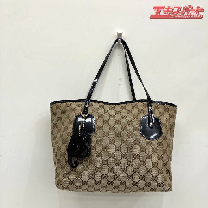 【中古美品】GUCCI グッチ トートバッグ ハンドバッグ GGキャンパス チャーム付き レディースバッグ ミスマ店