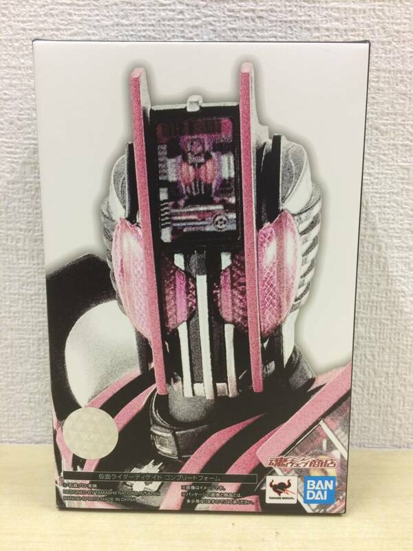 【中古・開封品】：S H Figuarts 真骨彫製法 仮面ライダーディケイド コンプリートフォーム 魂ウェブ商店限定 (20240522)