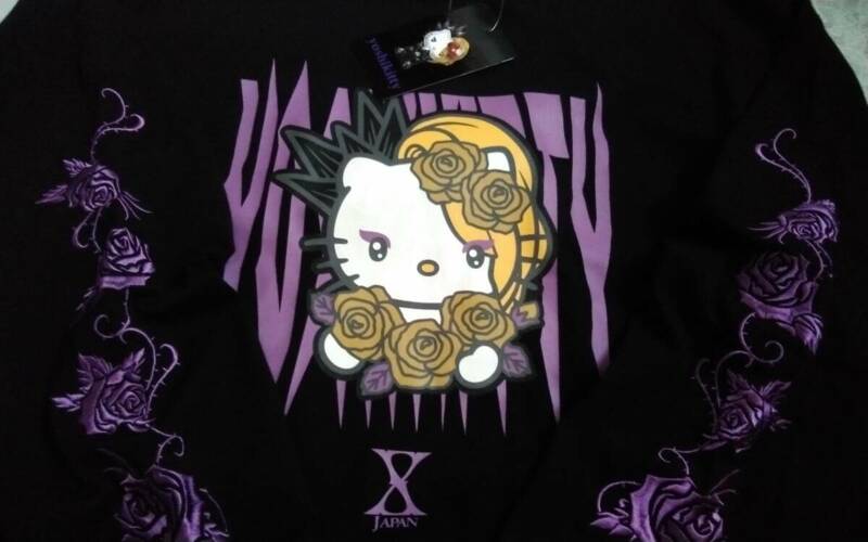 ☆メンズ！☆YOSHIKITTY ☆X☆お洒落な♪ヨシキティのイラストお袖にパープル色薔薇刺繍入り黒色長袖Tシャツです(o^―^o)大きいサイズＬＬ