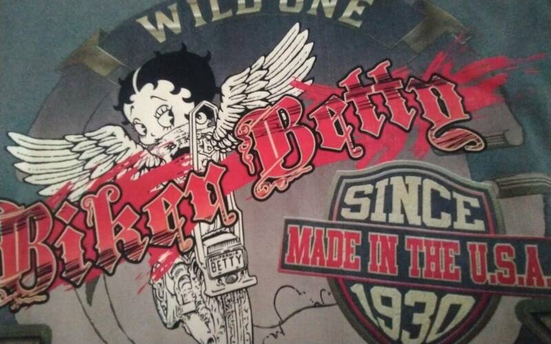 ☆メンズ☆BETTYBOOP ☆BIKER BETTY☆WILDONE ☆カッコいい！バイカー天使の羽ベティちゃんモスグリーン色BIG 半袖Tシャツ(o^―^o)サイズＬ