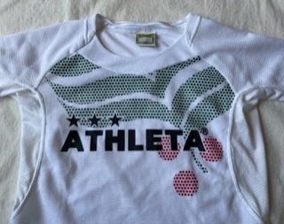 アスレタ★半袖シャツ★140★白・ビッグマーク★前後にロゴ★半袖Tシャツ★ATHLETA★サッカー。