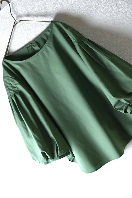DoCLASSE ドゥクラッセ ボリューム袖プルオーバーブラウス 大きいサイズ15 緑色