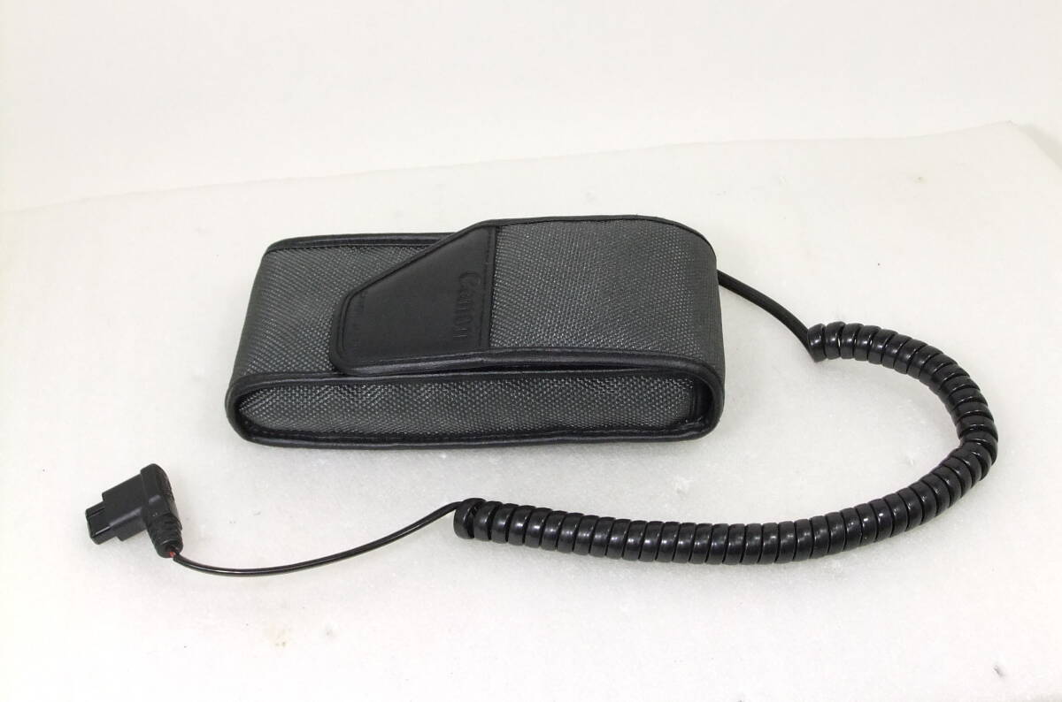 トラパック Canon COMPACT BATTERY PACK E2（単3電池仕様）プロ御用達 ストロボ外部電源 動くジャンク S418