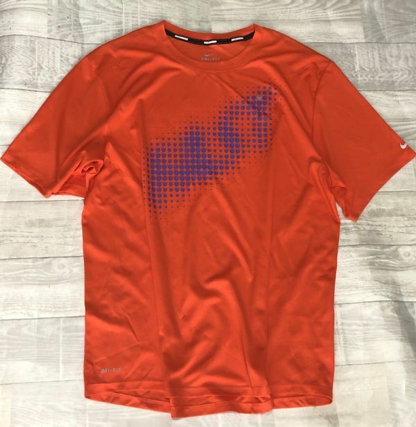 A+B商品2点て送料無料♪綺麗な生地♪ナイキランニング NIKE♪風車プリント半袖Tシャツ