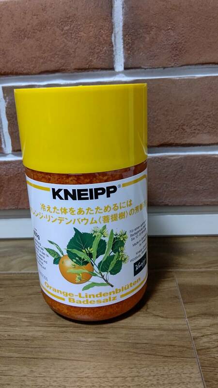 1700円◆クナイプ(Kneipp)◆バスソルト850g入り◆入浴剤◆オレンジ リンデンバウムの香り◆新品