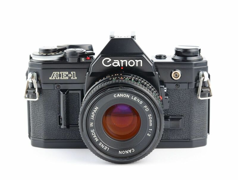 07170cmrk Canon AE-1 + New FD 50mm F2 MF一眼レフ フイルムカメラ 標準レンズ