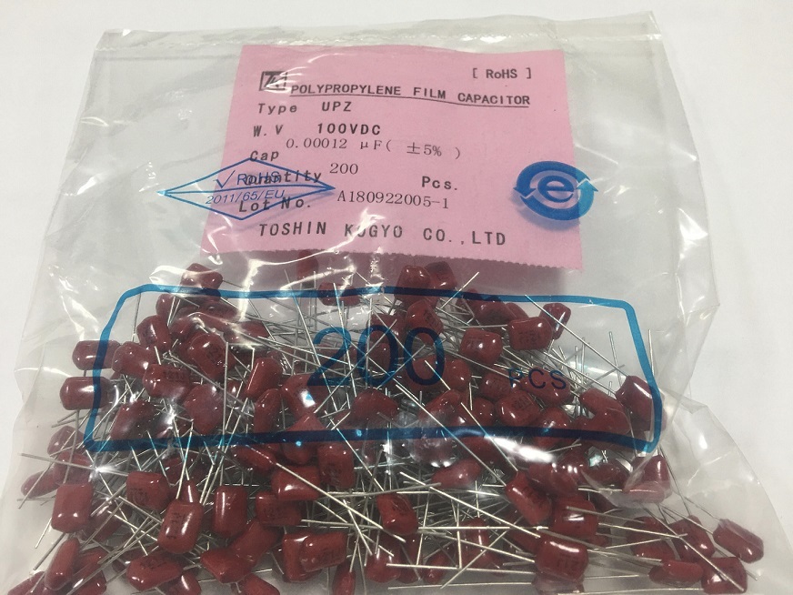 ポリプロピレンフィルムコンデンサ　2AUPZ121JE　100V　120pF　200pcs