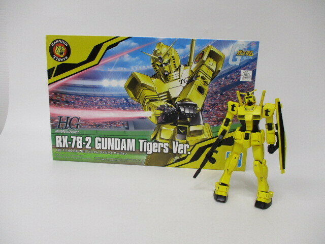 【5-81】 RX-78-2 GUNDAM Tigers Ver.　 HG 1/144 RX-78-2 ガンダム タイガースバージョン　プラモデル　ガンプラ　ほぼ完成品
