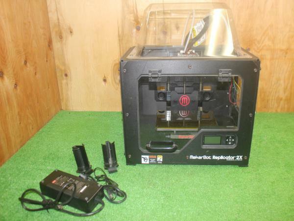 5046 Makerbot Replicator 2X　３Dプリンタ ★ 通電確認のみ　現状品