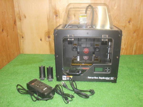 5047 Makerbot Replicator 2X　３Dプリンタ ★ 通電確認のみ　現状品