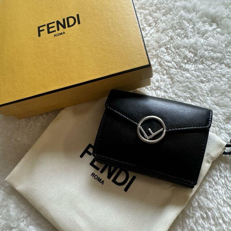 【美品】 FENDI フェンディ 3つ折り財布 コンパクト　ミニ財布