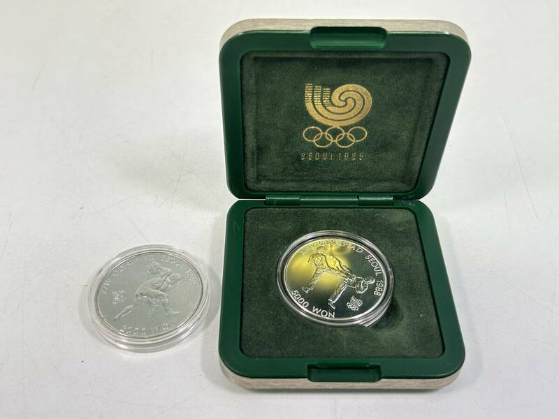TN0604-208 2704【1円スタート】記念メダル　1988年 ソウルオリンピック　2000ウォン / 5000ウォン　銀貨　韓国　五輪　硬貨　コレクション