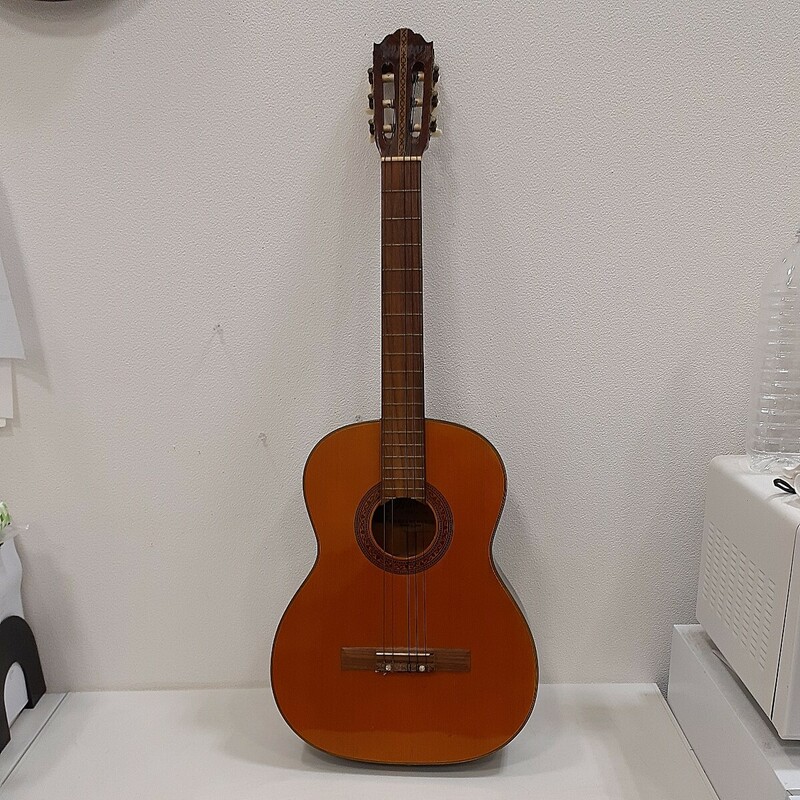 Kawai カワイ クラシックギター GT70 現状品 動作未確認 弦切れています 楽器 弦楽器 ギター