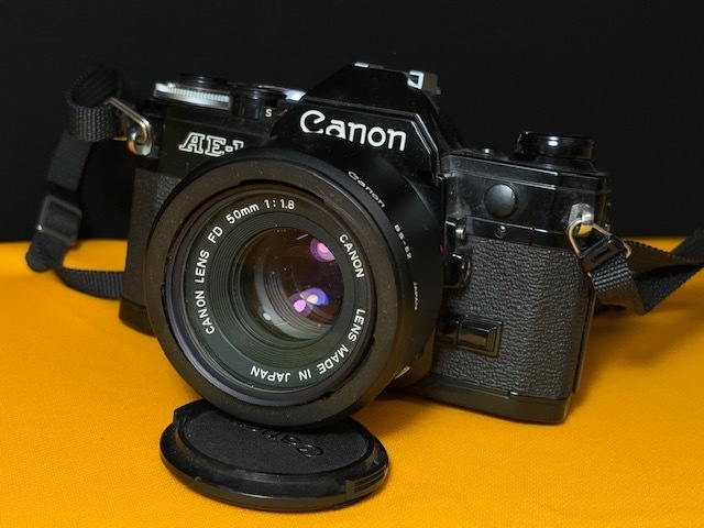 ※23777 CANON AE-1 50ｍｍ 1：1.8 フィルムカメラ マニュアル レトロ ビンテージ 