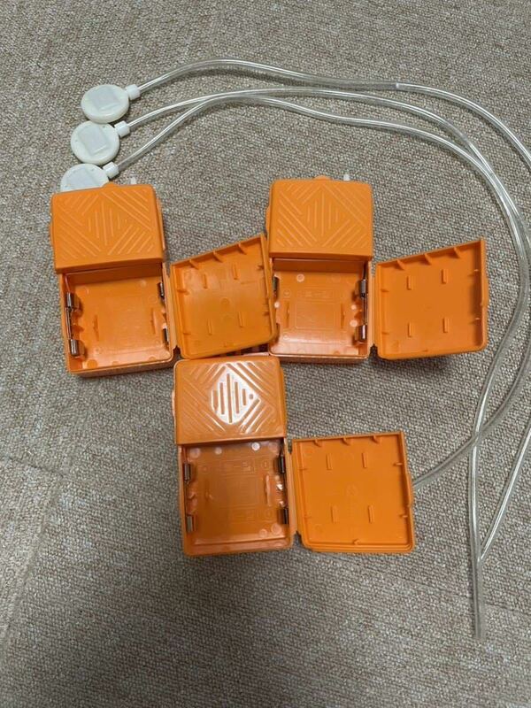 即日発送　電池式エアーポンプ　動作確認済み　三つ　中古 オレンジ