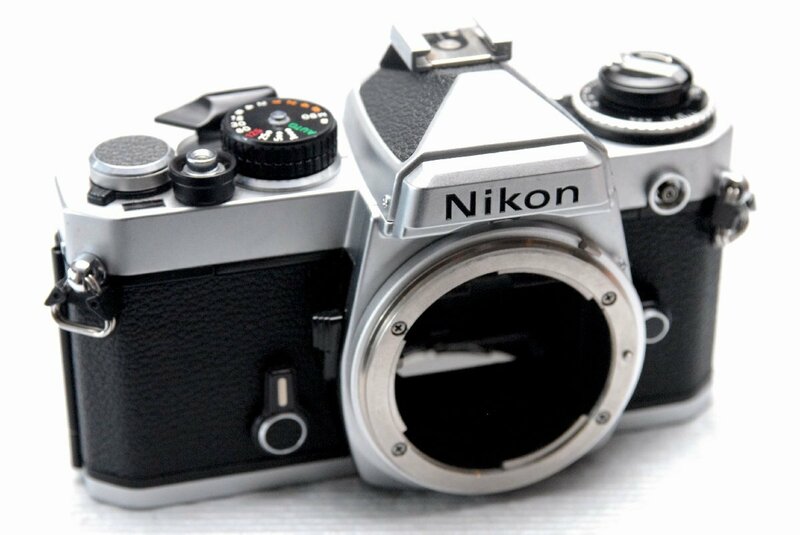 （綺麗）Nikon ニコン 昔の高級一眼レフカメラ FE（銀）ボディ 希少・良好品（腐食なし）