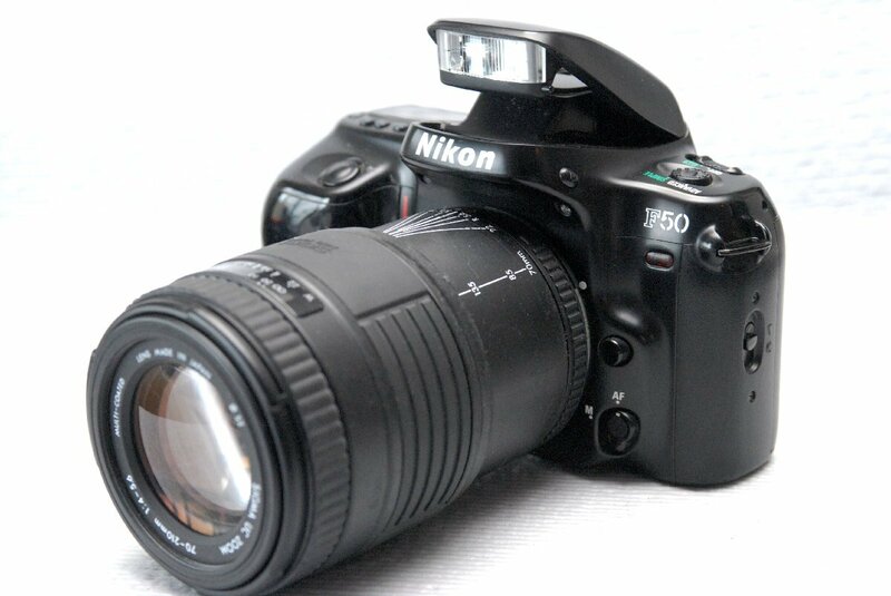 Nikon ニコン AF 一眼レフカメラ F50ボディ + （70-210mm AFレンズ付） 希少な作動品