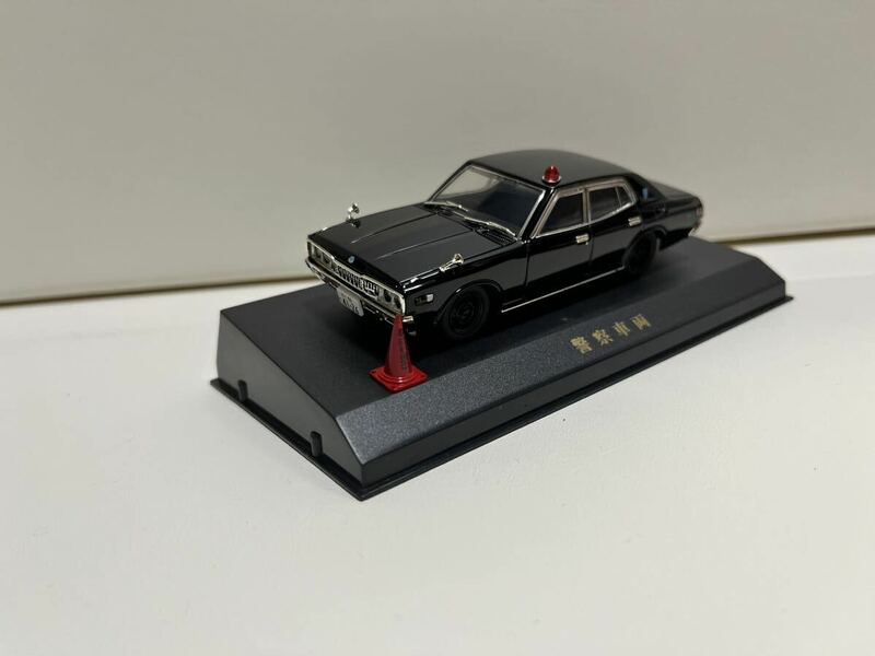 【アオシマ 】DISM 1/43 330グロリア GL-E 後期型 覆面パトロールカー [77] 完成品