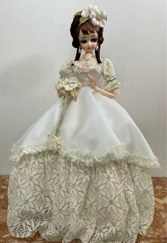 【希少】フランス人形 昭和レトロ お姫様ドレス 中世ヨーロッパ お人形さん 女の子 アンティーク ドール 当時物 西洋人形 ヴィンテージ 